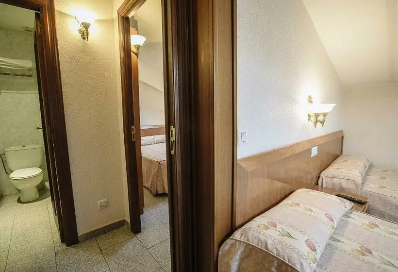 スタンダード4人部屋, Hostal Plaza