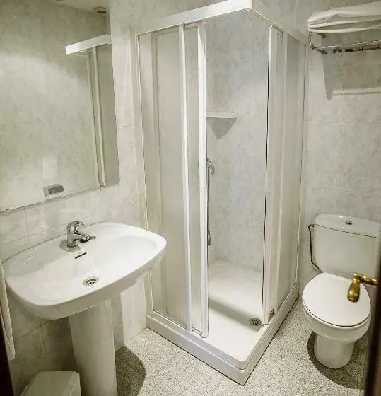 スタンダード4人部屋, Hostal Plaza