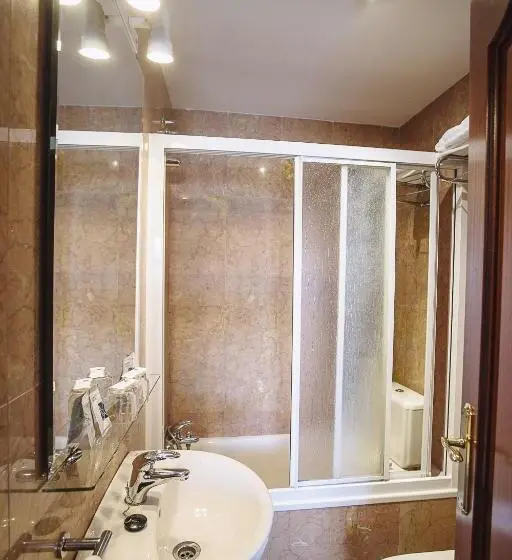 اتاق استاندارد با بالکن, Hostal Plaza