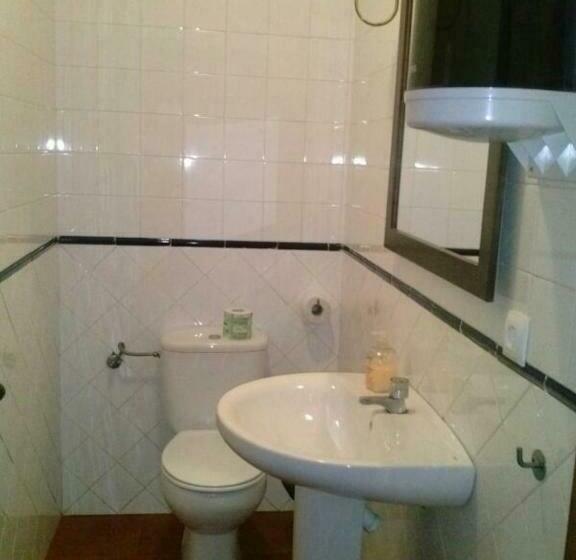 ルームシェアのワンベッド, Albergue Rural De Fuente Agria