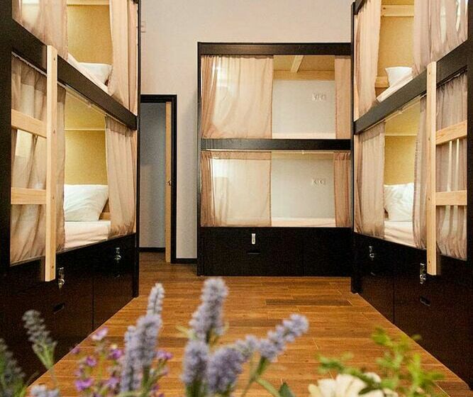 سرير فى غرفة مشتركه, Sulok Tarifa   Hostel