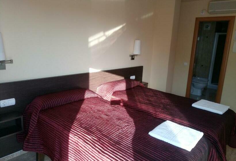 Номер Стандарт, Hostal Sant Sadurní