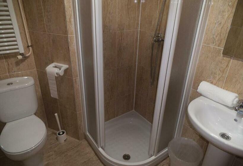 Номер Стандарт, Hostal Sant Sadurní