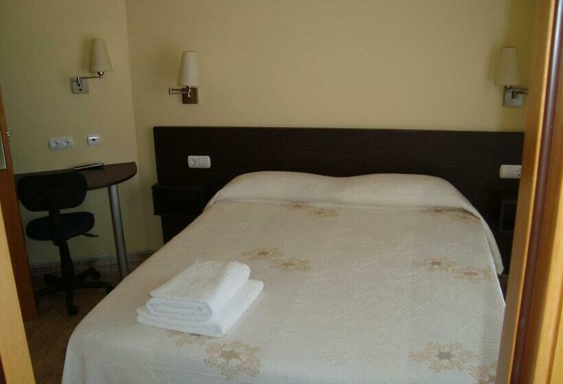 Номер Стандарт, Hostal Sant Sadurní