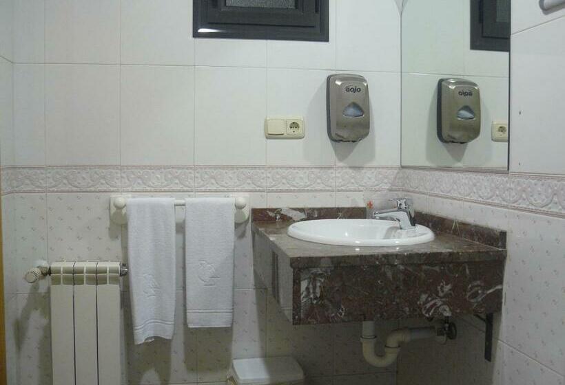 חדר סטנדרט, Aitana