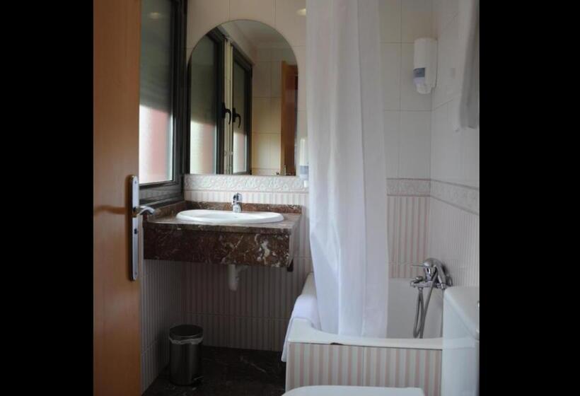 标准单人间, Aitana