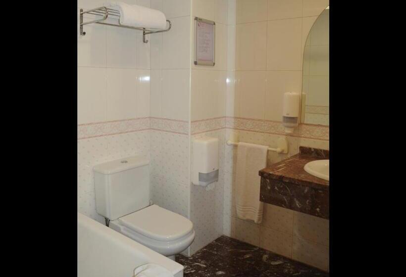 غرفة قياسية رباعية, Aitana