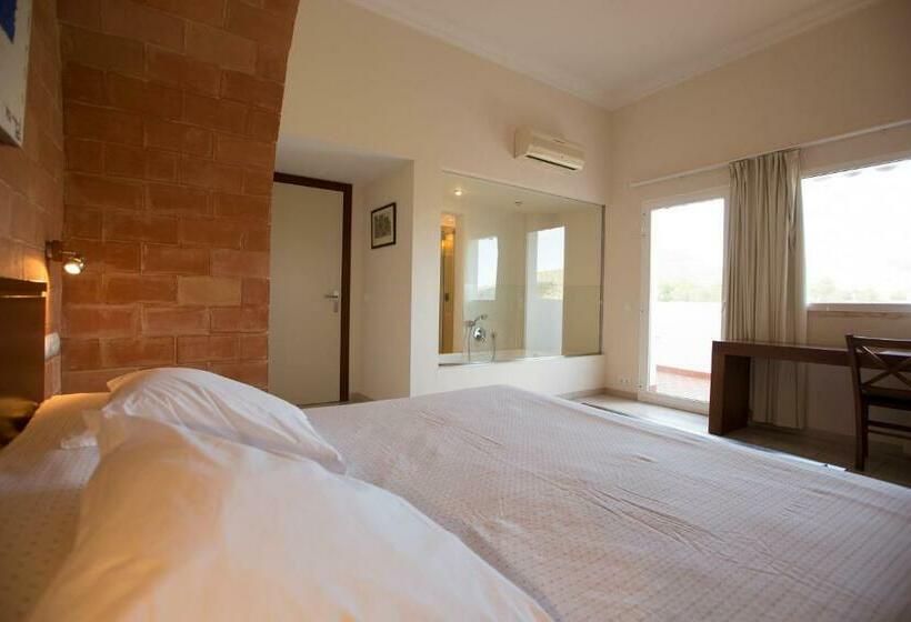 스탠다드 룸, Cal Naudi