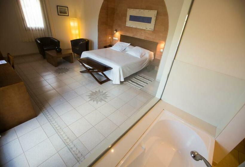 스탠다드 룸, Cal Naudi