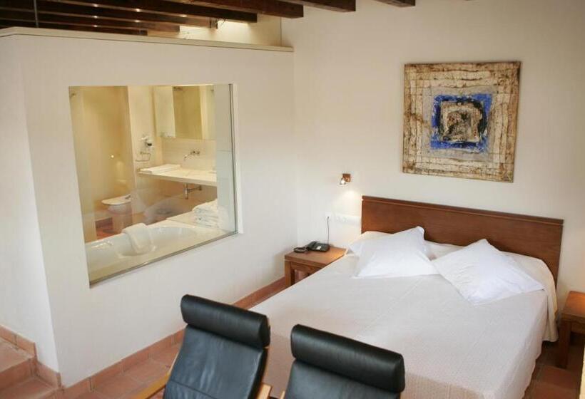 스탠다드 룸, Cal Naudi