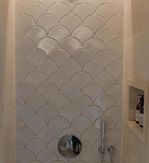 سوئیت 2 خوابه, Cal Reiet Holistic Retreat