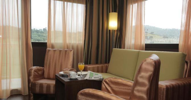 سوییت, Complejo Leo 24h