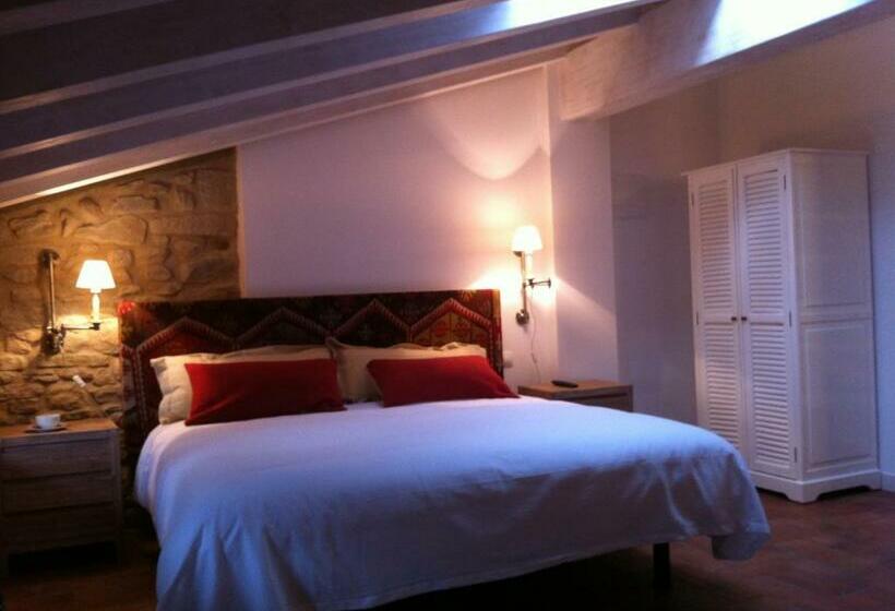 スタンダードトリプルルーム, El Cerco