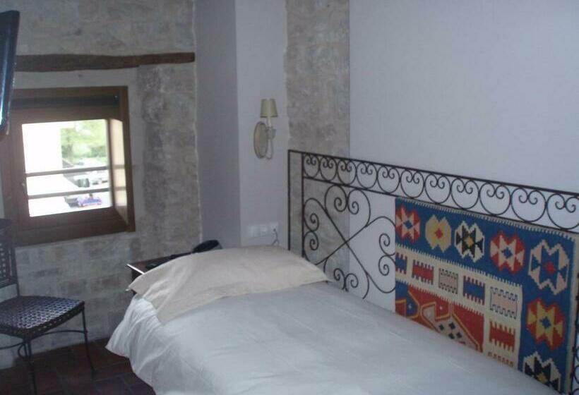 スタンダードシングルルーム, El Cerco