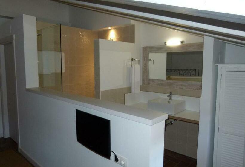 スーペリアールーム, El Cerco