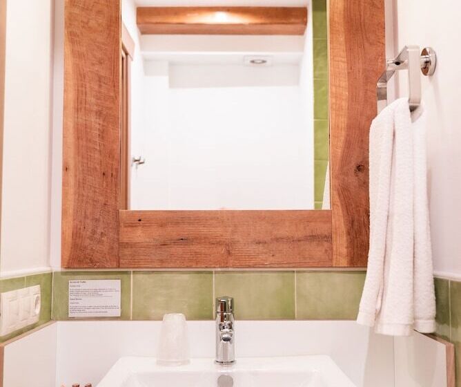 スタンダードルーム, El Cerco