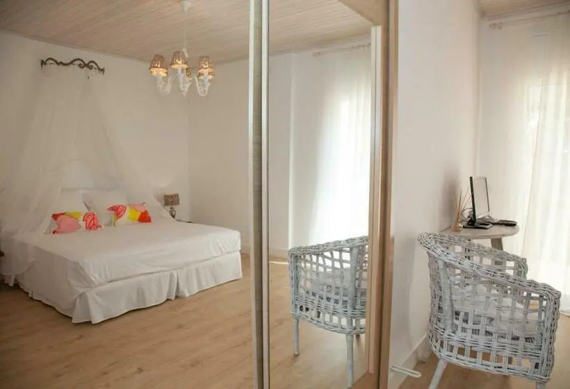 Deluxe Zimmer mit Meerblick & Balkon, Es Cel De Begur