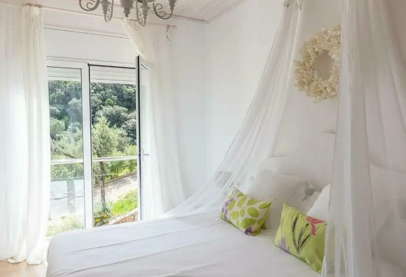 Deluxe Zimmer interior, Es Cel De Begur