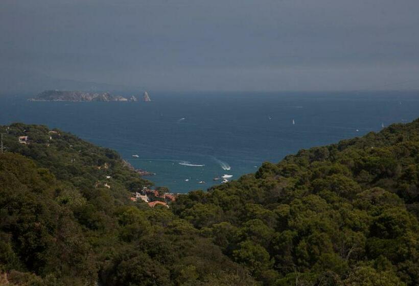 اتاق لوکس با بالکن و چشمانداز دریا, Es Cel De Begur