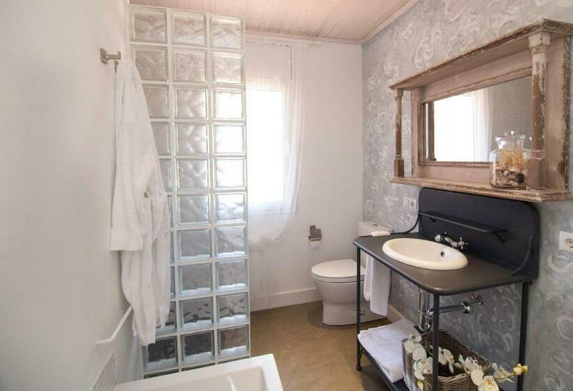 اتاق داخلی دلوکس, Es Cel De Begur