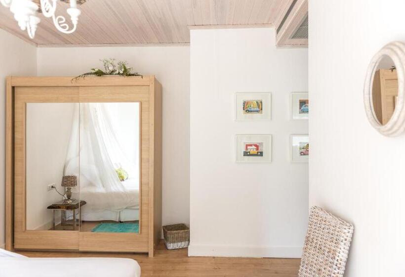 اتاق لوکس, Es Cel De Begur