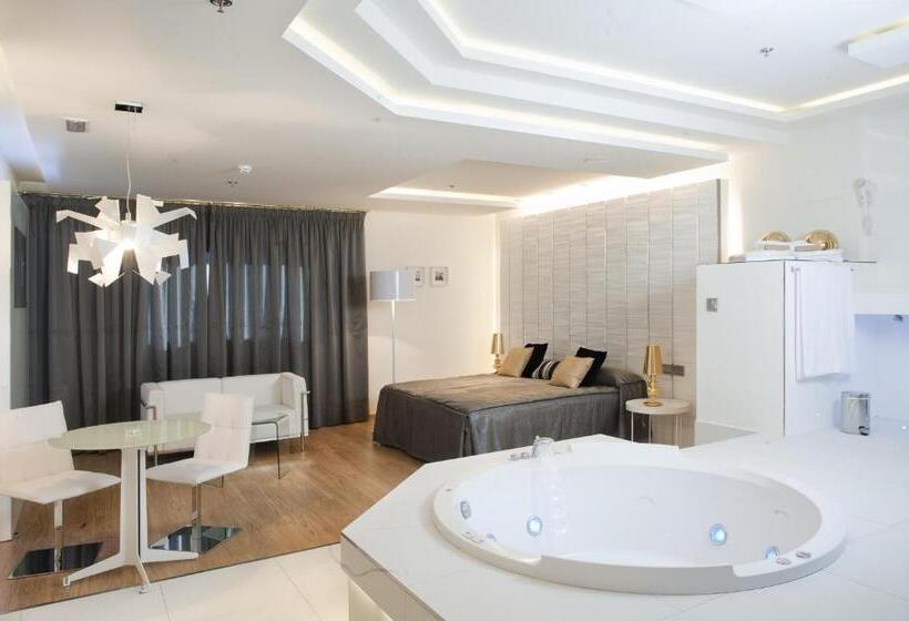 デラックスルーム, Kadrit