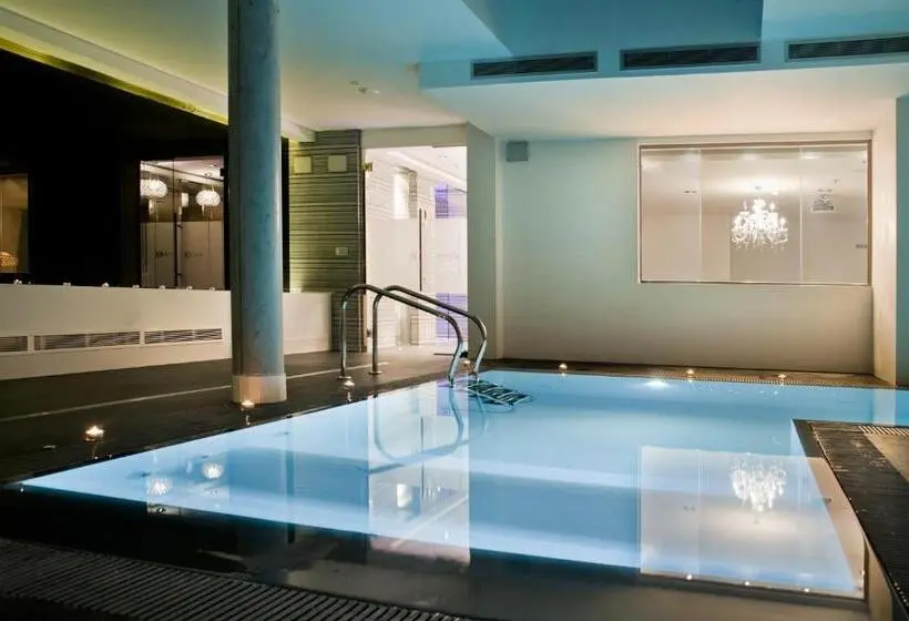 Suite con Piscina, Kadrit