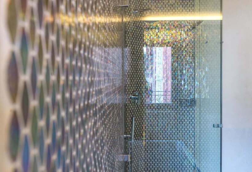 اتاق لوکس, Sa Calma