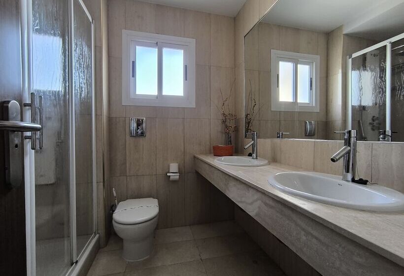 غرفة قياسية, Santa Barbara