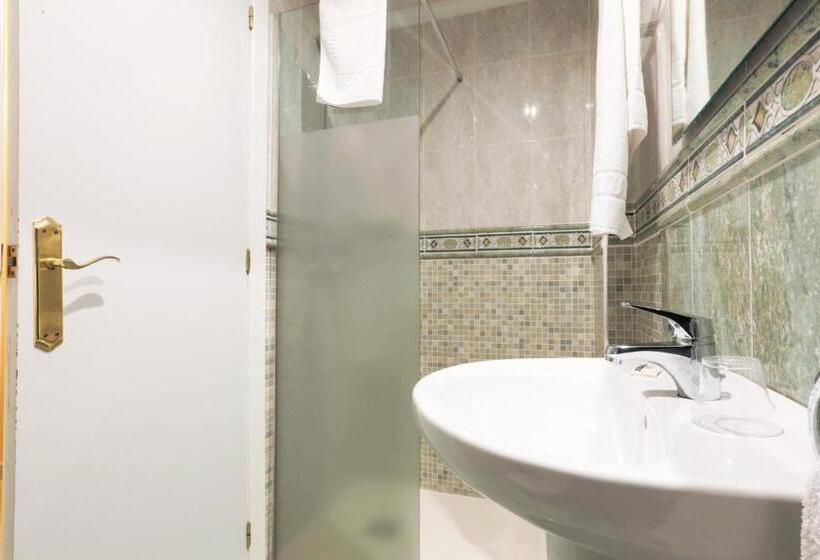 اتاق استاندارد یک نفره, Tuto