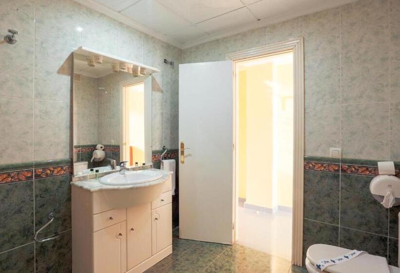 اتاق سوپریور با وان آب گرم, Tuto