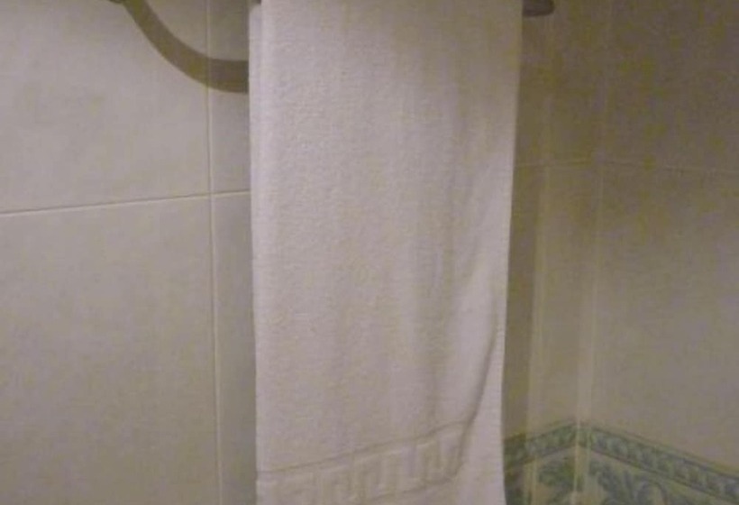 اتاق استاندارد یک نفره, Tuto