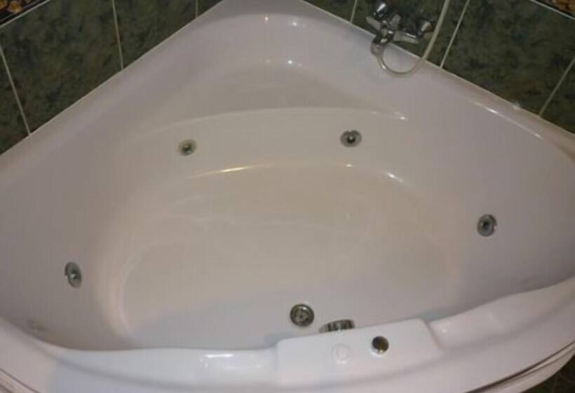 اتاق سوپریور با وان آب گرم, Tuto