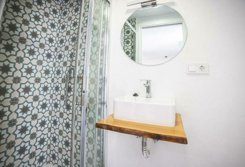 스탠다드 스튜디오, La Cocotera Boutique Hostel & Coworking