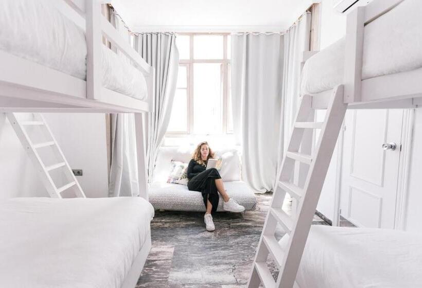 家庭间, La Cocotera Boutique Hostel & Coworking