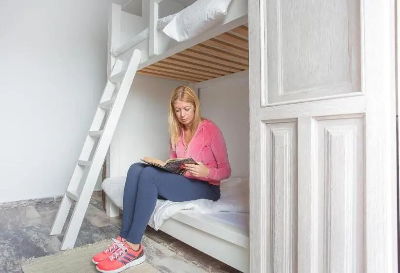 اتاق استاندارد چهارنفره با سرویس بهداشتی مشترک, La Cocotera Boutique Hostel & Coworking