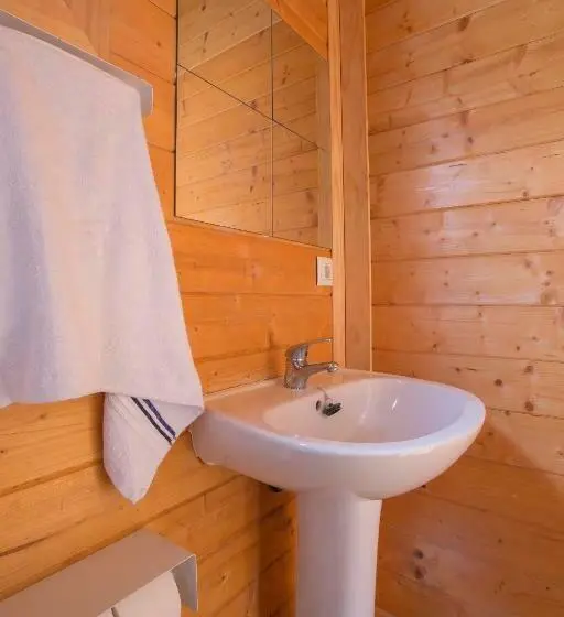 Standard-bungalow 2 Makuuhuonetta, Camping La Sierrecilla