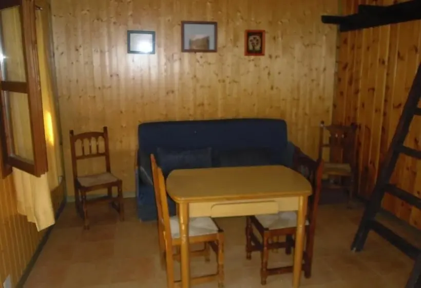 Standard-bungalow 2 Makuuhuonetta, Camping Alpujarras