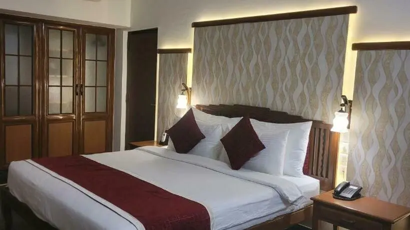 キングサイズベッドのスイートルーム, Damanganga Valley Resort Silvassa