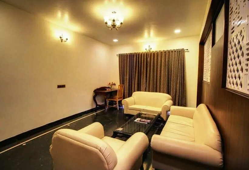 プレジデントスイートルーム, Damanganga Valley Resort Silvassa