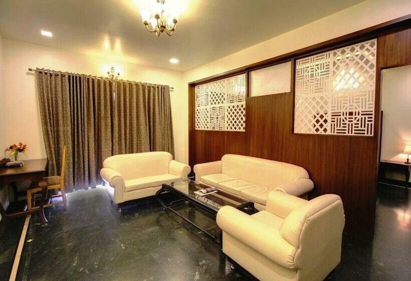 Президентский Люкс, Damanganga Valley Resort Silvassa