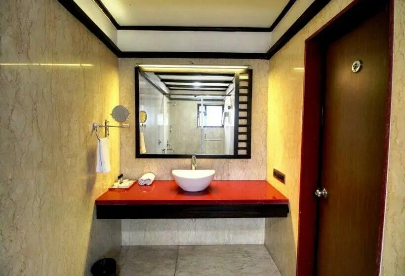 プレジデントスイートルーム, Damanganga Valley Resort Silvassa