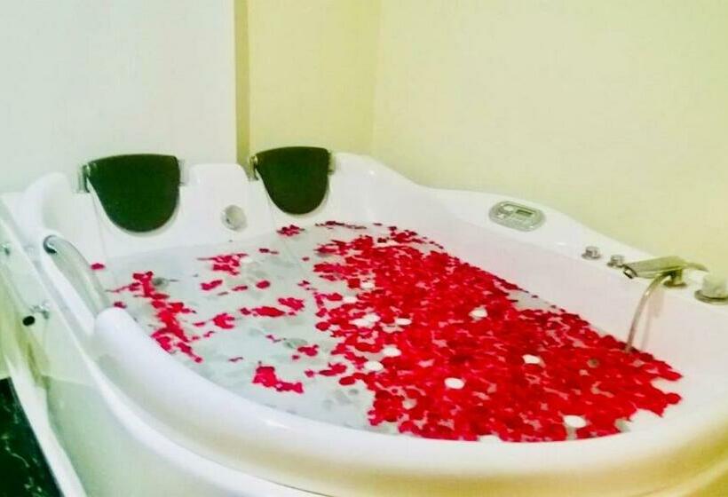 Suite Presidencial, Damanganga Valley Resort Silvassa