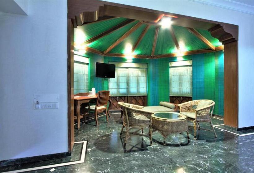 Полулюкс, Damanganga Valley Resort Silvassa