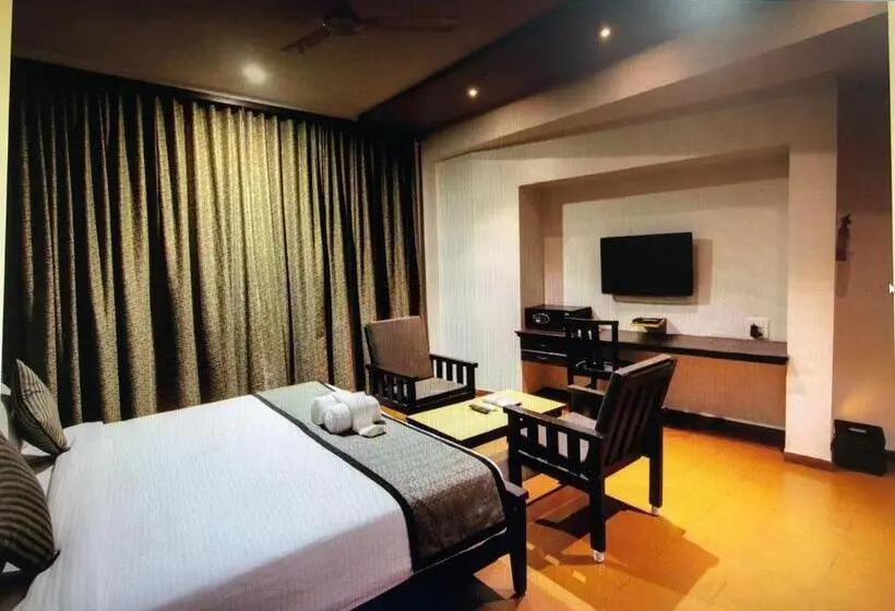 キングサイズベッドのスタンダードルーム, Damanganga Valley Resort Silvassa