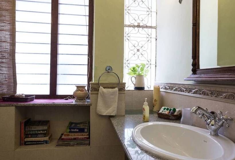 اتاق استاندارد, Eleven Bed & Breakfast