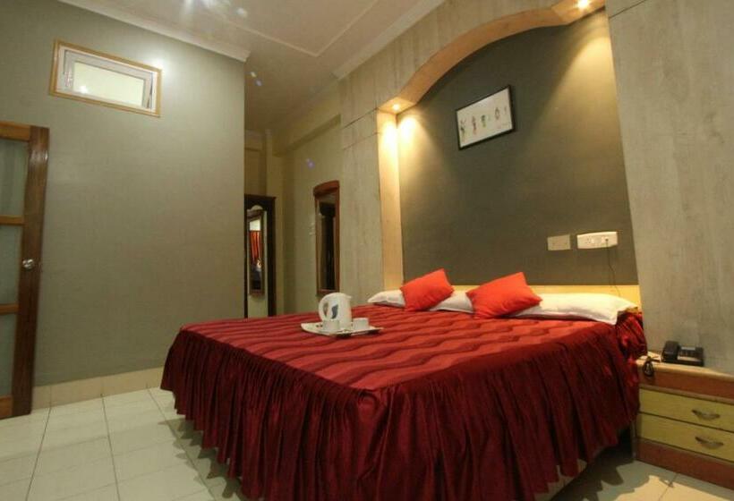 Deluxe Suite, Bluemoon