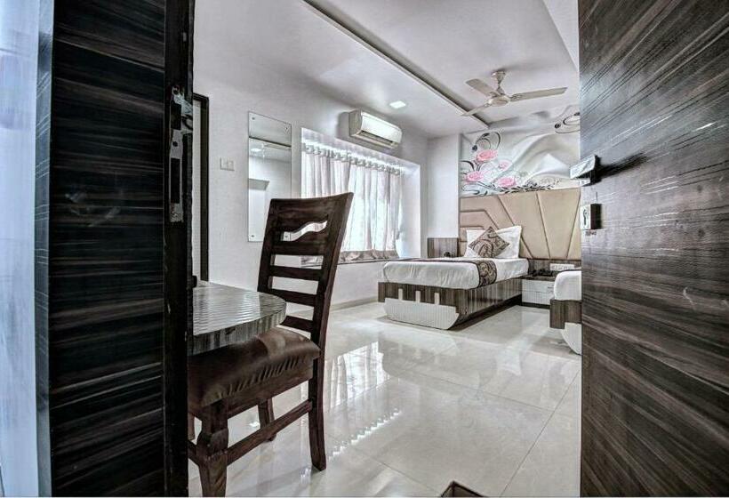 חדר אקזקיוטיב, City View