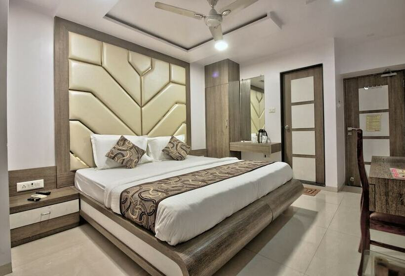 חדר אקזקיוטיב, City View