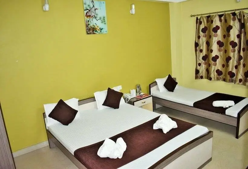 Habitació Triple Estàndard, Debjyoti